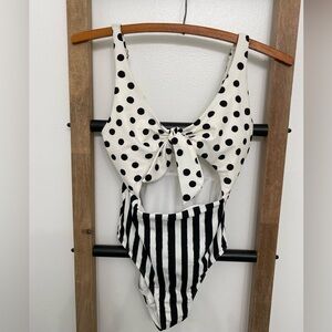 NO BOUNDARIES Black n White Polka Dot Swimsuit| High waisted Swimsuit|Size S